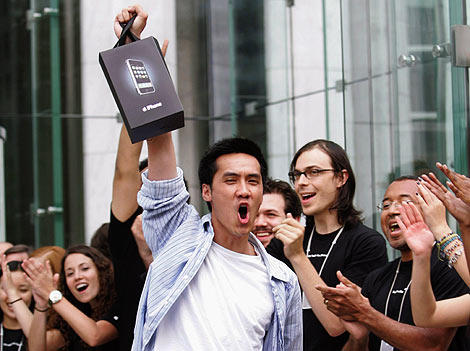 sales of iphone 4