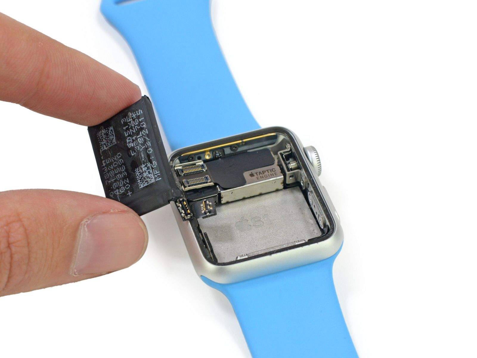 Замена часам apple watch. Батарея в Эппл вотч. Батарея часов АПЛ вотч. Apple IWATCH 3 аккумулятор. Аккумулятор для смарт часов 2х2.