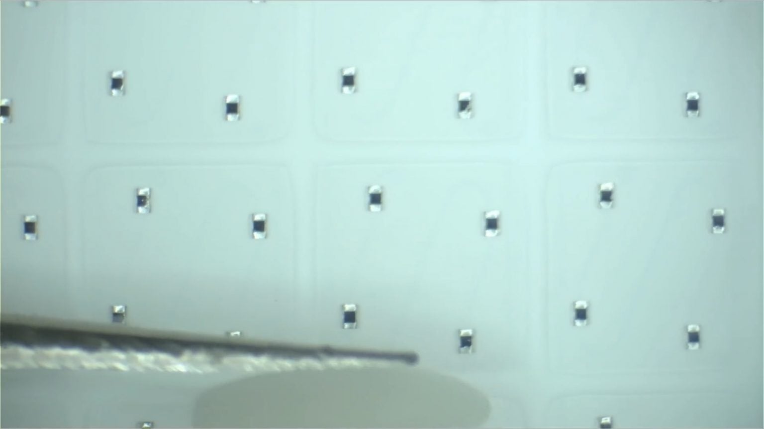 2021 iPad Pro teardown finds larger battery, so many tiny LEDs 2021 iPad Pro teardown explores the mini-LED display.