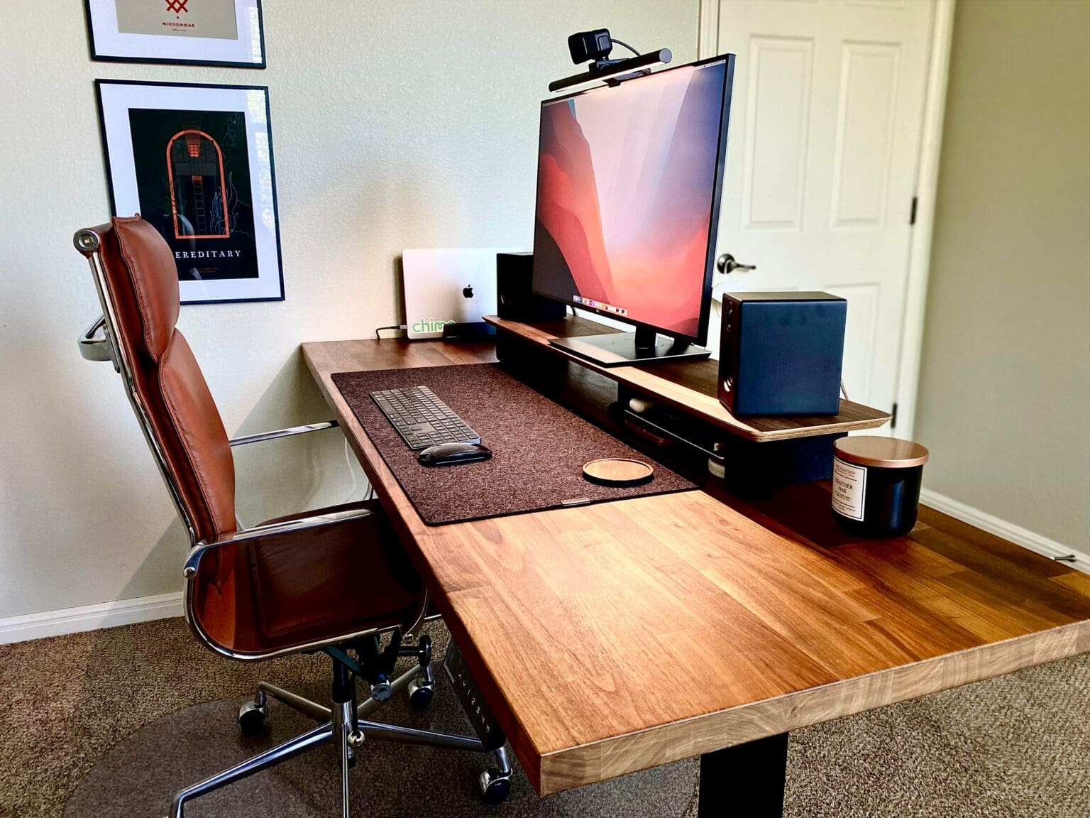Does this look like a designer's setup, or does this look like a designer's setup.