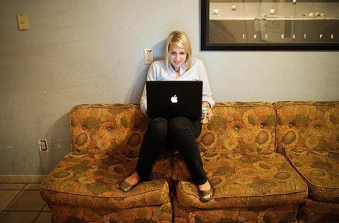 Post 6019 image 8772508c618e72093f5c67dd9f7e4152 sofa-happy-20081212.jpg