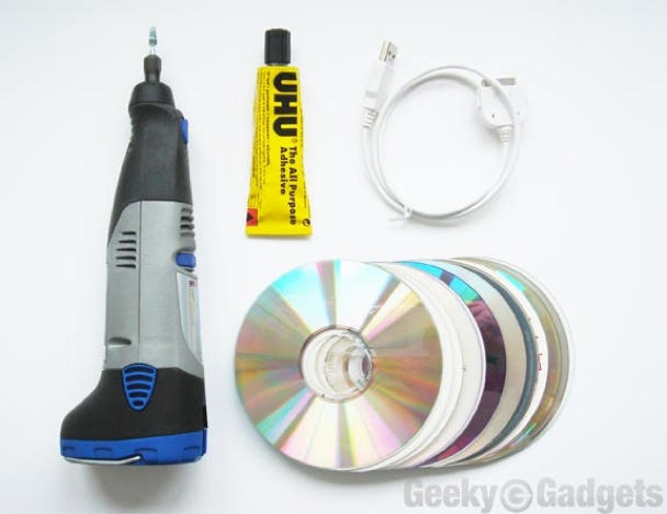 recycled-cd-iphone-dock_6