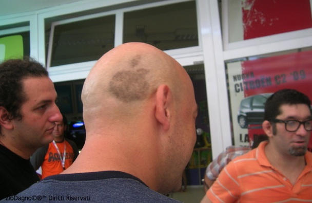 Don't I know you? An attendee from last year's iPod pary. 