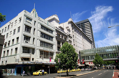 Melbourne's finest example of art deco, Lonsdale House, is going under the wrecking ball to make room for a new Apple store. More info at https://blog.adonline.id.au/lonsdale-house/ 