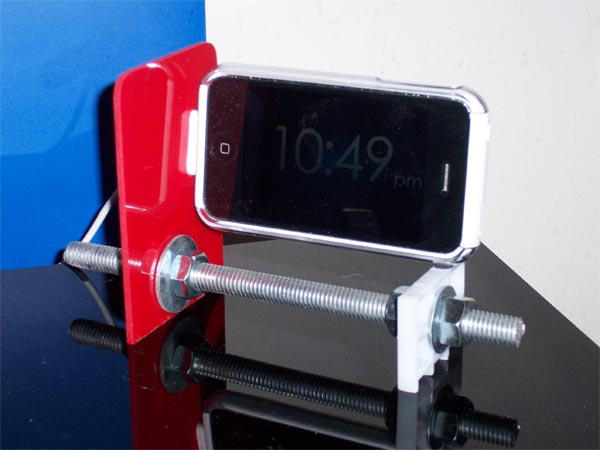 nuts-and-bolts-iPhone-dock_1