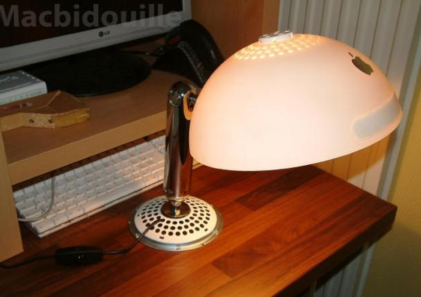 Editor ongeduldig Lodge iMac G4 Base Shines On as Desk Lamp | Cult of Mac
