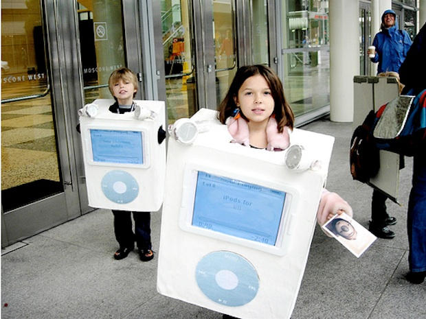 Bring the kids to Macworld and put them to work hawking products, like their dad's new book. Photo by Omar G! http://www.flickr.com/photos/omargutierrez/85534936/