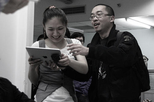 Hong Kong iPad Buyers Photo credit: keso@flickr.com