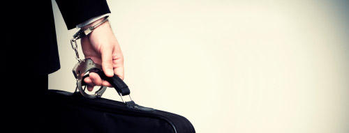 handcuffed-to-briefcase