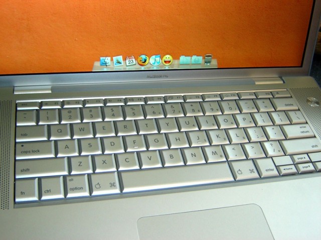 macbook_pro_layout_-e12952762687141.jpg