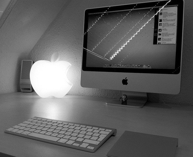 20110303-apple-lamp.jpg
