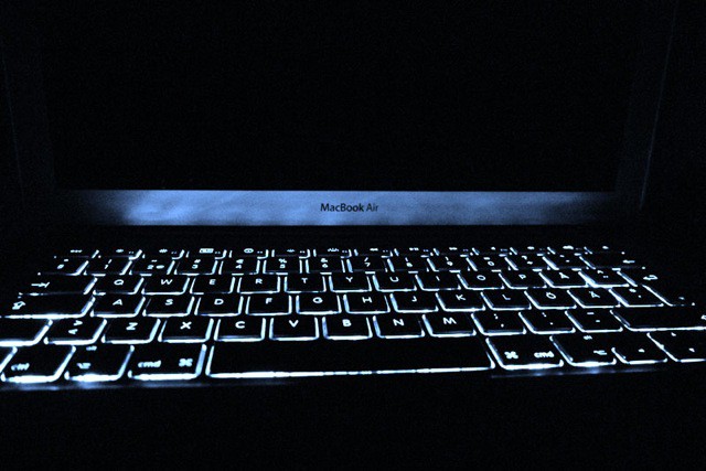 MacBook-Air-backlit-keyboard.jpg