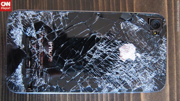 iphone-4-skydiving-accident
