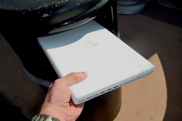 white macbook goodbye-4