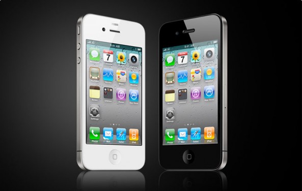 iPhone 4 White and Black Side by Side