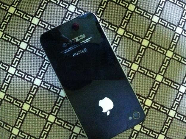 1296452664_162292025_2-iphone-4-2-mos-used-only-Makati