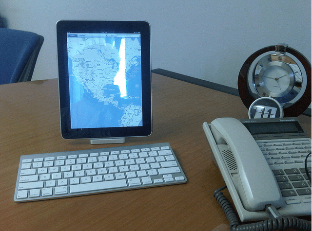ipad-office-desk