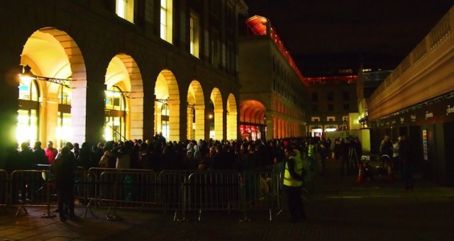 IPhone 4S queue Covent Garden