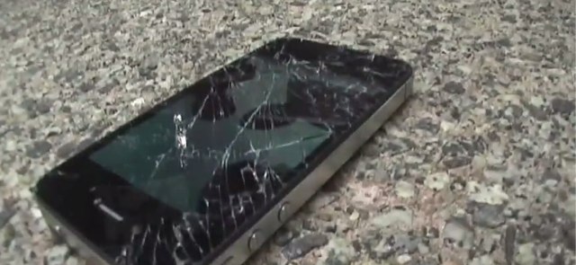 iPhone-4S-smashed