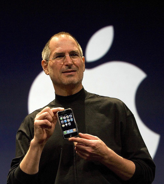 Steve Jobs Unveils Apple iPhone At MacWorld Expo