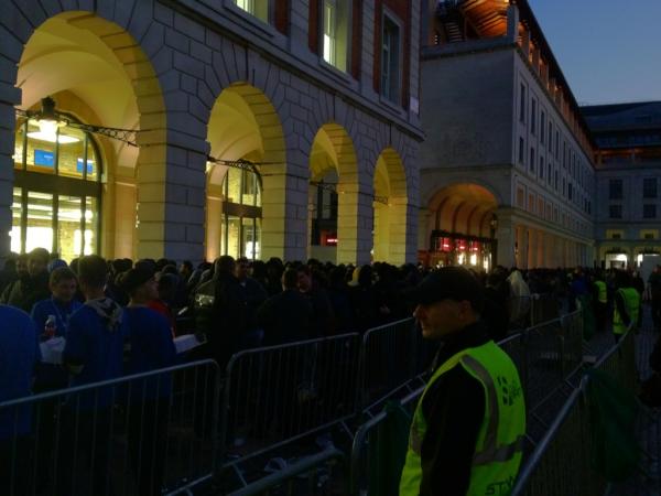Apple store covent garden iphone 4s