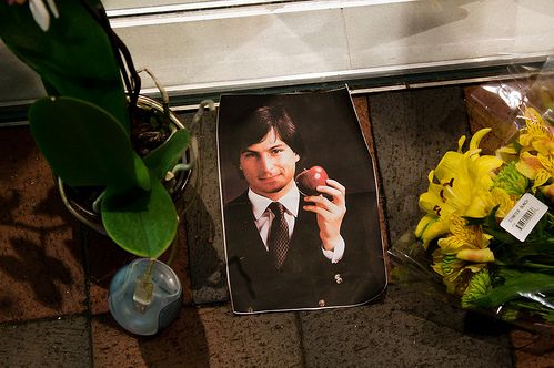 steve-jobs-memorial-reston-va-apple-store-2