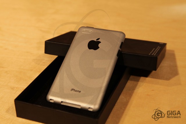 An iPhone 5 conceptual prototype by benm.at