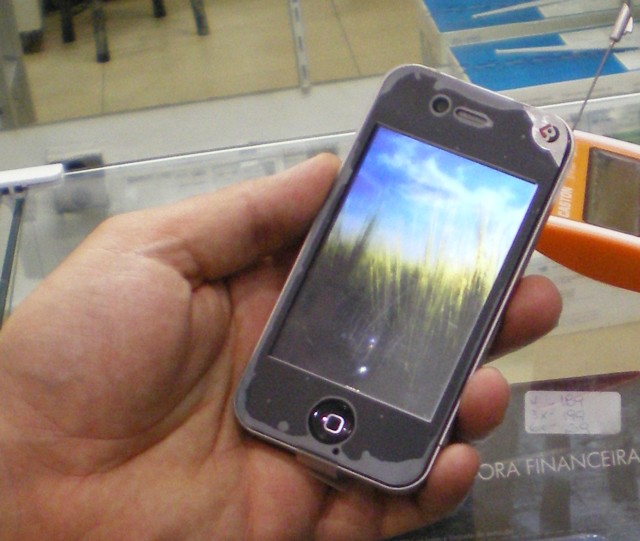 Покупка студентом контрафактного мобильного телефона