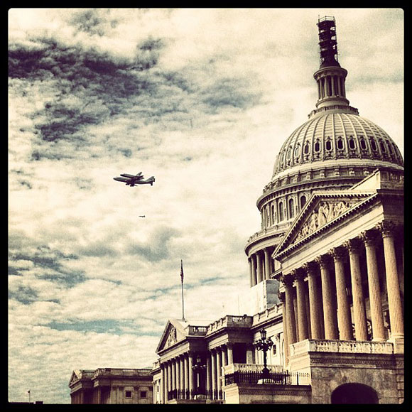 The Space Shuttle Discovery gets Instagrammed on the iPhone