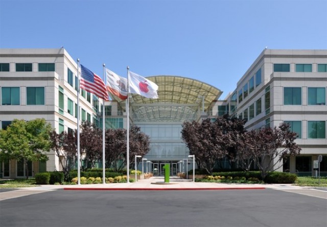 Apple-headquarters-Cupertino-Clifornia-exterior-001