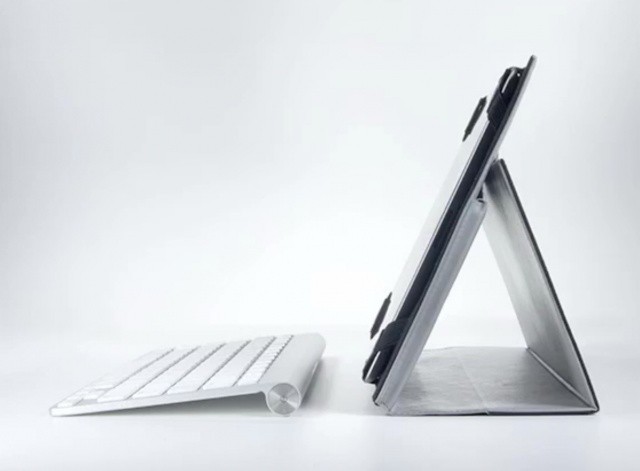 The Touchtype is a hot new case for the iPad on Kickstarter.