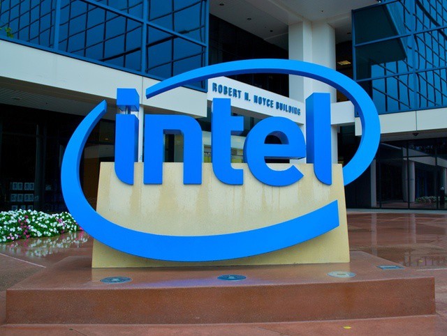 Intel falls flat trying to claim it can convince Apple to use its chips in iPads and iPhones