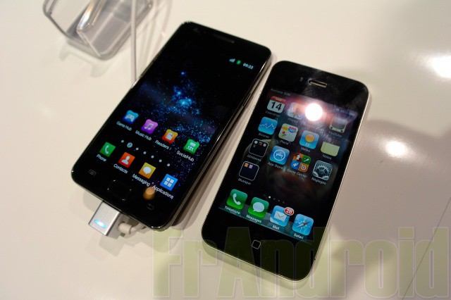 Samsung-Galaxy-S2-vs-iPhone-4-apple