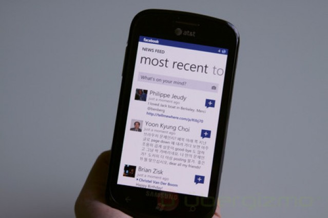 samsung-focus-review-53-facebook-app-feed