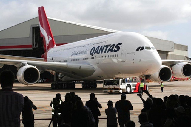 Qantas becomes the latest company to ditch the BlackBerry in favor of the iPhone.