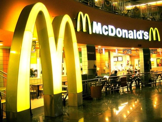 PayPal looks to expand its mobile payment marketshare and features with an app-based payment trial at McDonald's locations in France.