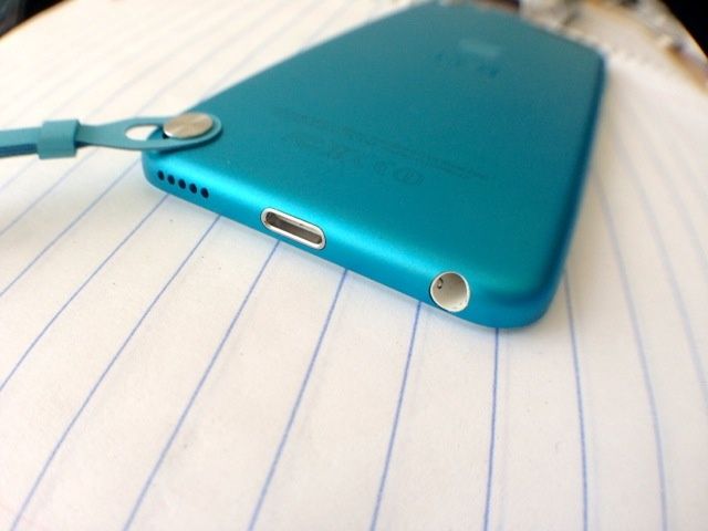 2012_iPod_touch_5th_gen_03