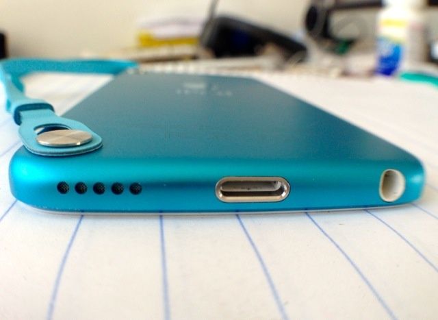 2012_iPod_touch_5th_gen_06
