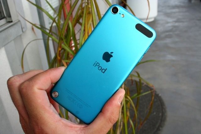 2012_iPod_touch_5th_gen_08