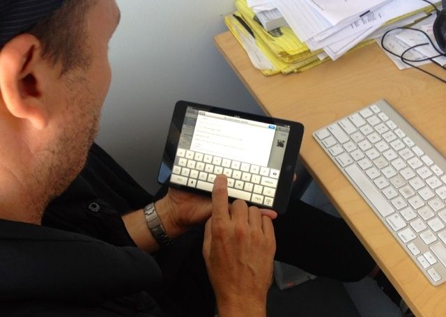 iPad_mini_typing