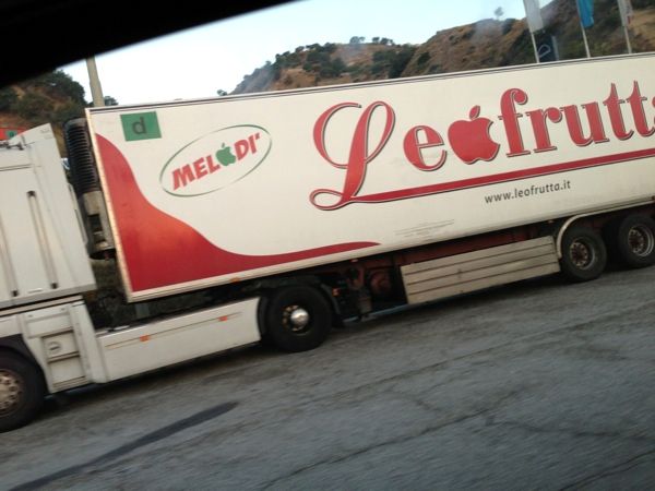 mela_mela_camion_600