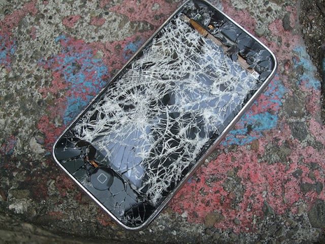 Smashed-iPhone