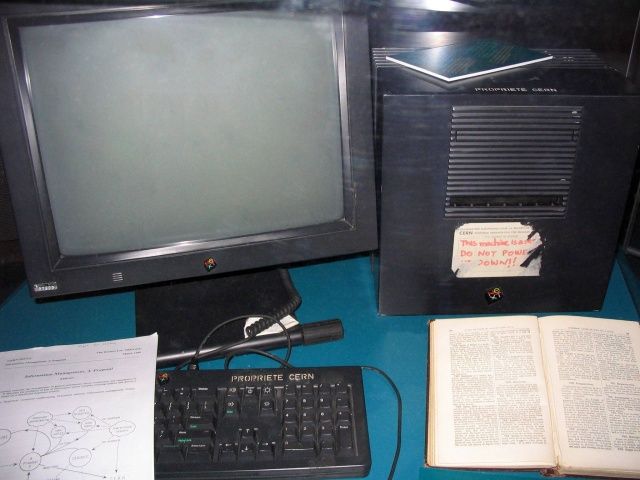 This is the NeXT Computer that Tim Berners-Lee used to create the world wide web.