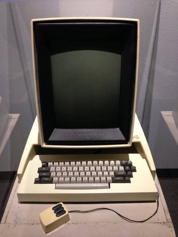 the-xerox-alto-which-inspired-the-mac-this-was-the-first-computer-to-use-the-desktop-name
