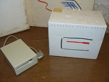 128k-Mac-ext-floppy-box-sm