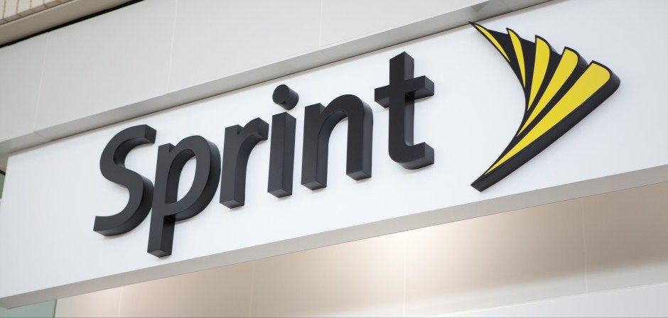 940_448_Sprint_Logo_Store_Front_6506