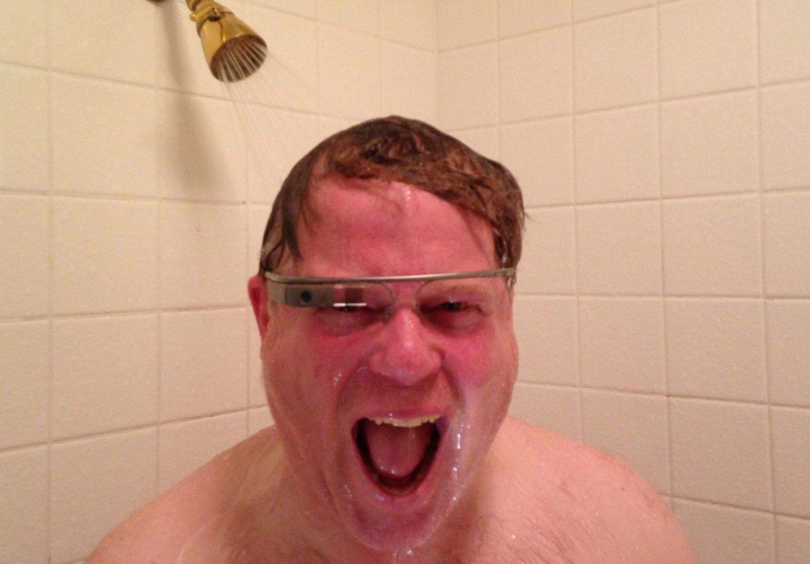This guy claims Apple's AR headset is nearly ready.