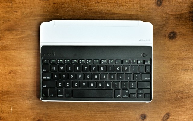 The VersaKeyboard on top of the new Logitech ultraslim cover.