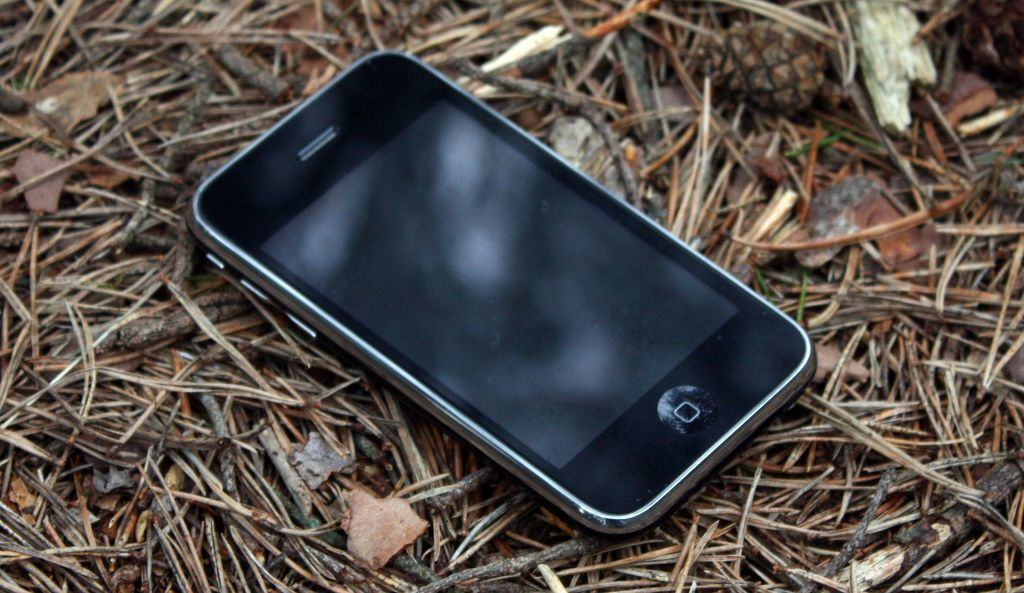 If an iPhone falls in the woods, does it ring? Photo: