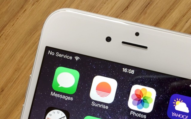 iPhone 6 and 6 Plus users on iOS 8.0.1 could not get a cellular connection. Photo: Killian Bell/Cult of Mac